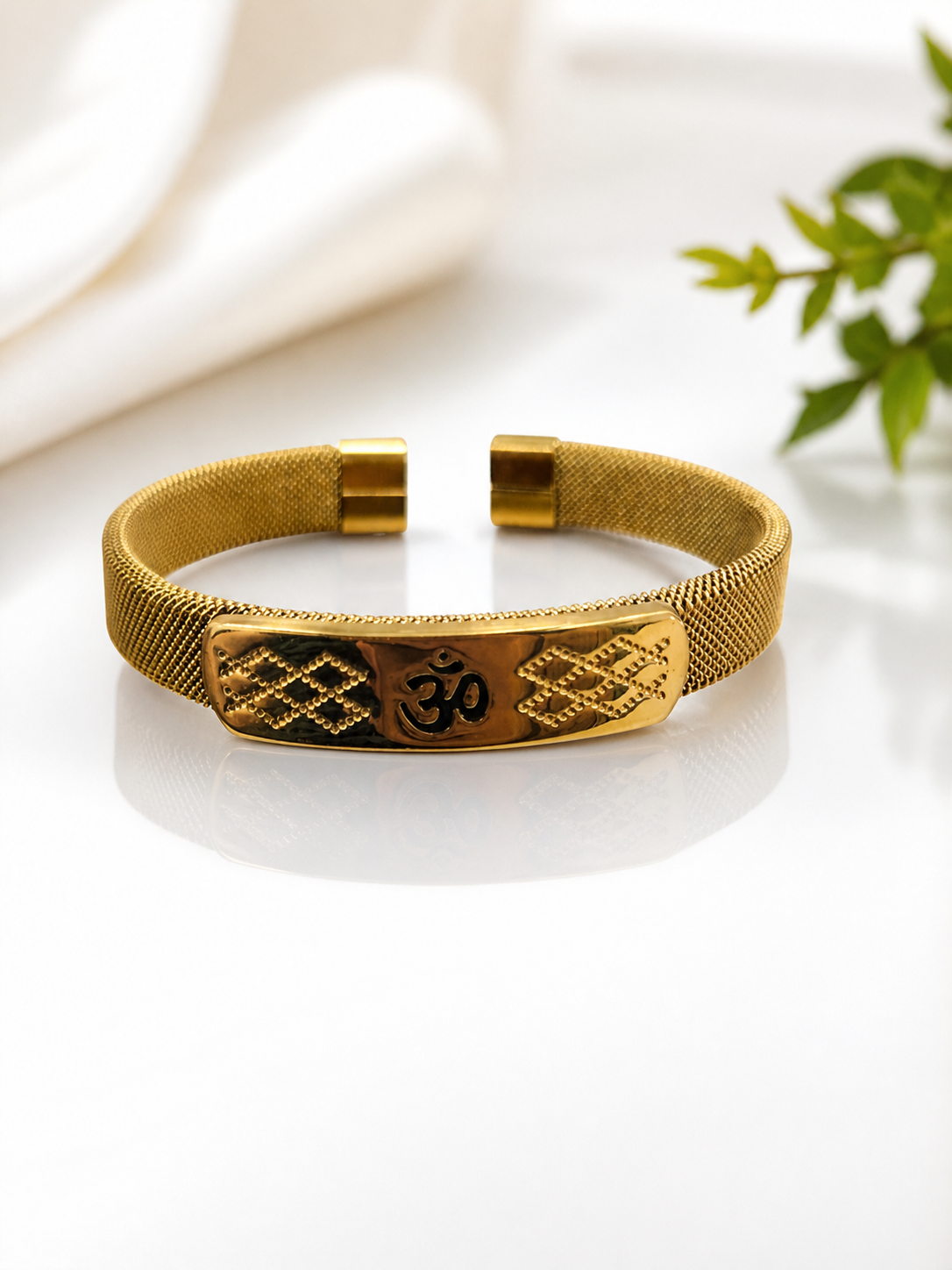 Ramvarna Gold plated Sacred Om kada